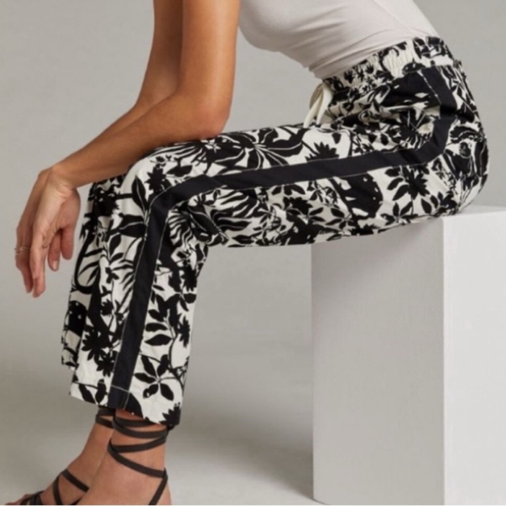 Maeve Anthropologie Sz XS Black and White Womens’s Floral Joggers